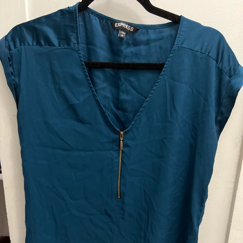 Blue express top